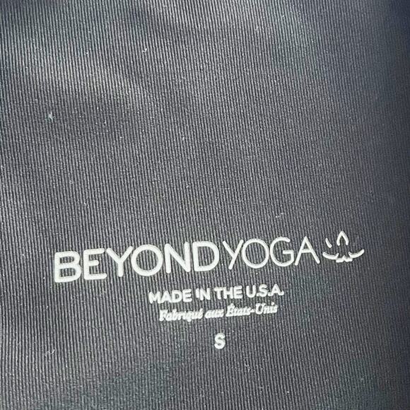 BEYOND YOGA High Waisted Midi Leggings Black - Picture 3 of 4